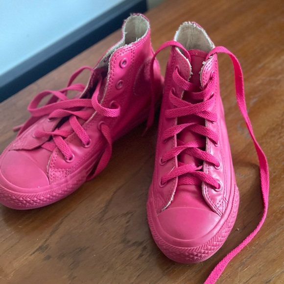 Pink Converse Chuck Taylor Leather High Top in Cosmo Pink -Size 12.5 Kids - Picture 3 of 4